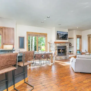1.0 sunshine at terraces telluride vacation rental living room2 edit