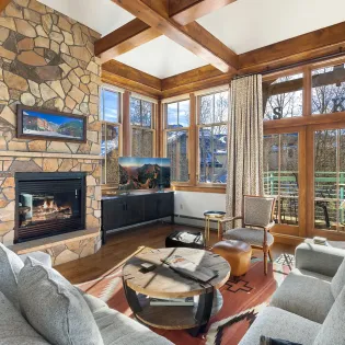 1.0 telluride panoramic peaks living room
