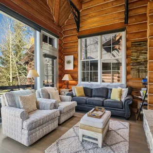 1.0 telluride sunlit snow living room