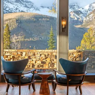 1.01 telluride spirits ridge sitting area