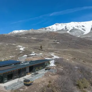 1.02 exteriors the lookout 