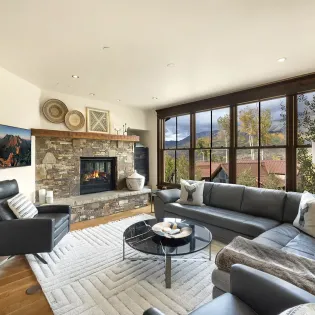 1.02 telluride on trails edge living room
