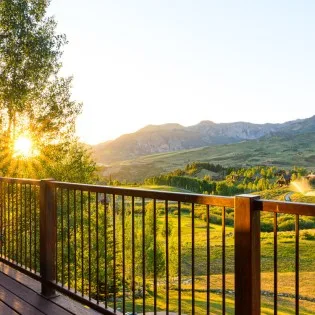 telluride snowdrift chalet living room deck