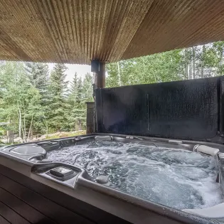 10.0 slopeside chateau telluride hot tub1