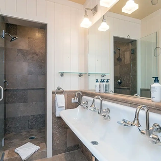 10.01 telluride pacific house bunk room bathroom