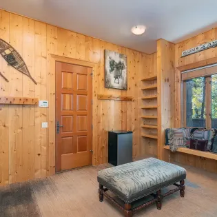 10.06 telluride saison cinq ski room