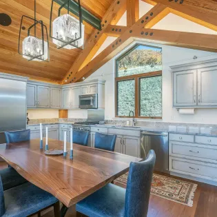 10.1 telluride celestial peaks apartment kitchen dining