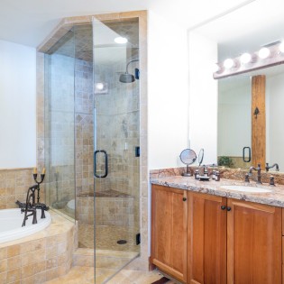 Telluride Pine Meadows  Master Bathroom