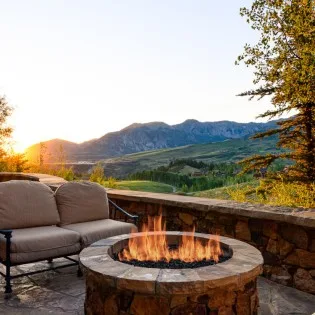 telluride snowdrift chalet deck fire pit