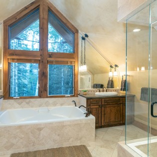 alpenglow mountain village vacation rental primary suite bath