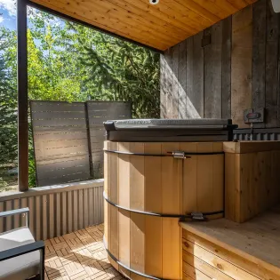 12.0 telluride magic on main hot tub