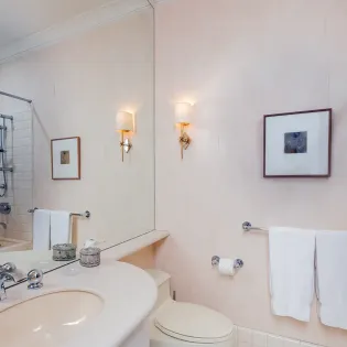 12.01 telluride saison cinq guest one bath