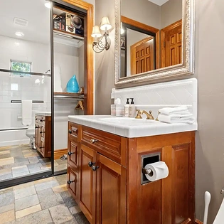 12.06 telluride gold hill caretaker unit bathroom1