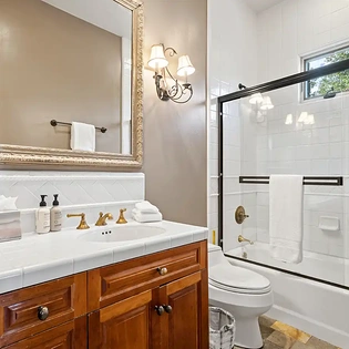 12.07 telluride gold hill caretaker unit bathroom2