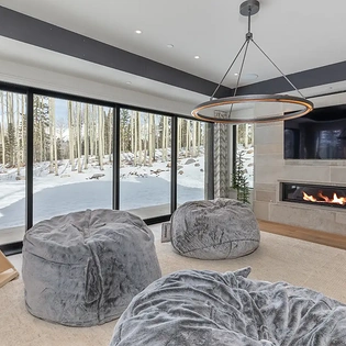 12.6 telluride lone star lodge lounge view