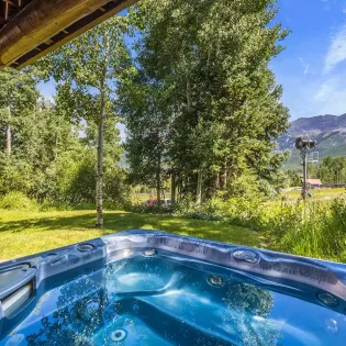 13.01 hot tub pine meadows 138 