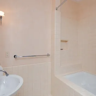 13.02 telluride saison cinq guest two bath