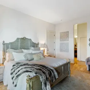 13.1 saison cinq mountain village caretaker unit bedroom2