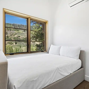 13.10 sunshine valley telluride guest bedroom3 1