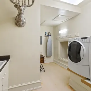 14.0 saison cinq mountain village laundry1