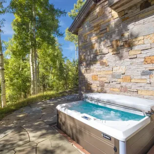 14.01 telluride golden knoll hot tub 