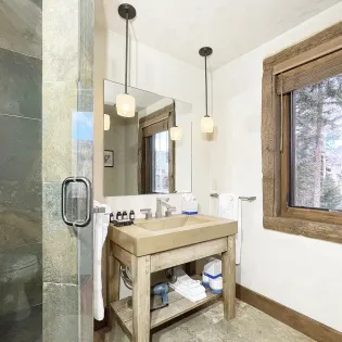 14.03 telluride alpen ridge lower level guest room 1 bathroom a