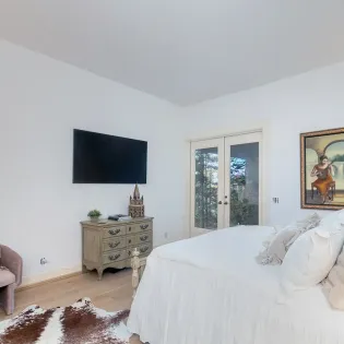 15.0 telluride saison cinq care takers bedroom