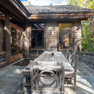 18.0 telluride saison cinq back patio