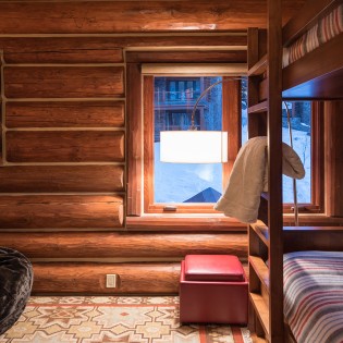 mountain village tristant  bunk bedroom