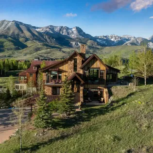 19.06 telluride knolltop retreat exterior 