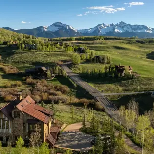 19.09 telluride knolltop retreat exterior 