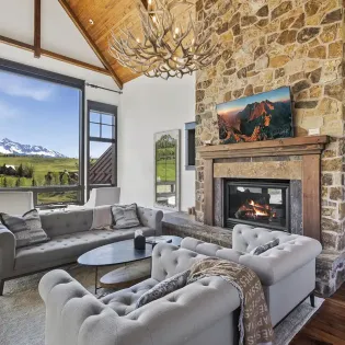 2.0 telluride knolltop retreat living room