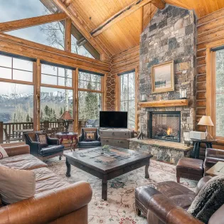 2.00 living room palmyra pines   15 