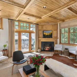 2.01 first light telluride living room4