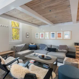 2.01 telluride hummingbird house living room