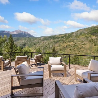 2.02 sunshine valley telluride living room deck3