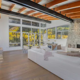2.02 telluride brial veil retreat living room