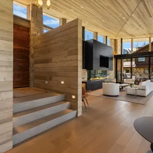 2.02 telluride monteluce entry hall