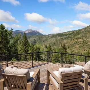 2.03 sunshine valley telluride living room deck4