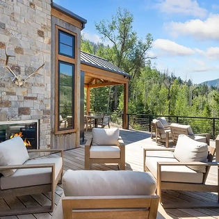 2.05 sunshine valley telluride living room deck6
