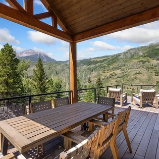 2.06 sunshine valley telluride living room deck7