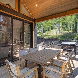 2.08 sunshine valley telluride living room deck9