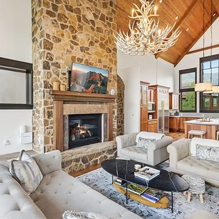 2.1 between the peaks mountain village living room1