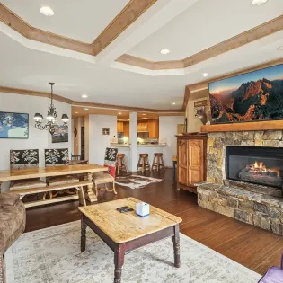 2.1 telluride centrum 302 living room3