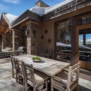 2.22 saison cinq mountain village patio1