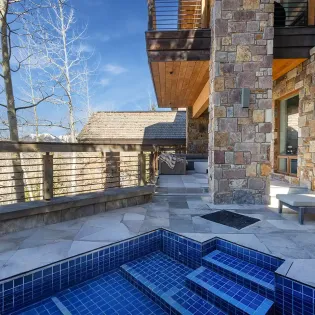 2.24 saison cinq mountain village hot tub2