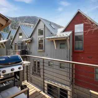 2.3 owl meadows 11 telluride deck 1 bbq