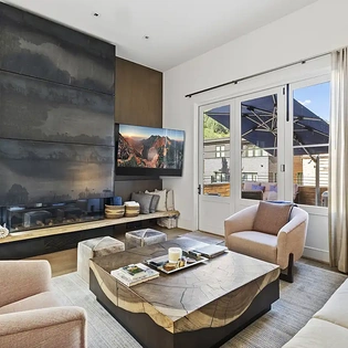 2.3 telluride alpenblick living room4
