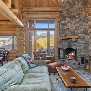 tristant  mountain village living room