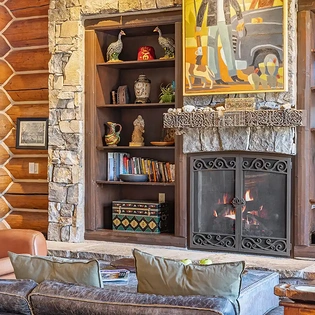 2.3 tristant 115 mountain village living room3